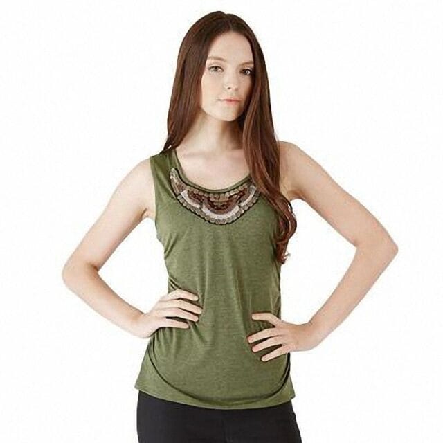 Blusa IZ Byer California Embellished Cutout